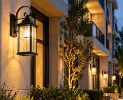 Sconce_lantern-Modern_Residences