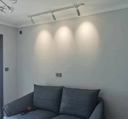 Track_White-Wall_Accent
