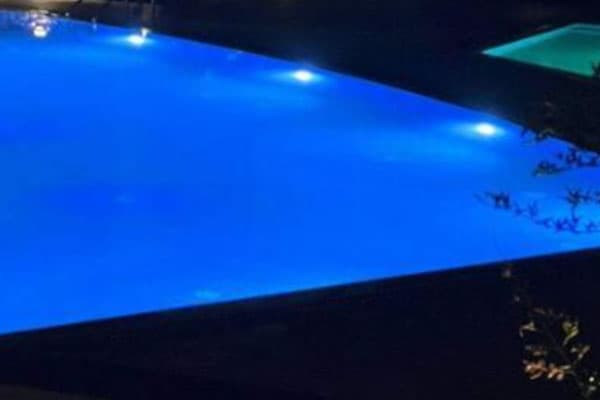 Underwater_Light-Public_Pools